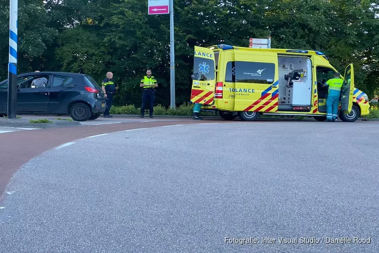 Fietser belandt in ziekenhuis na botsing met auto in Bovenkarspel