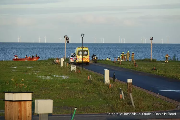 Persoon te water in Enkhuizen