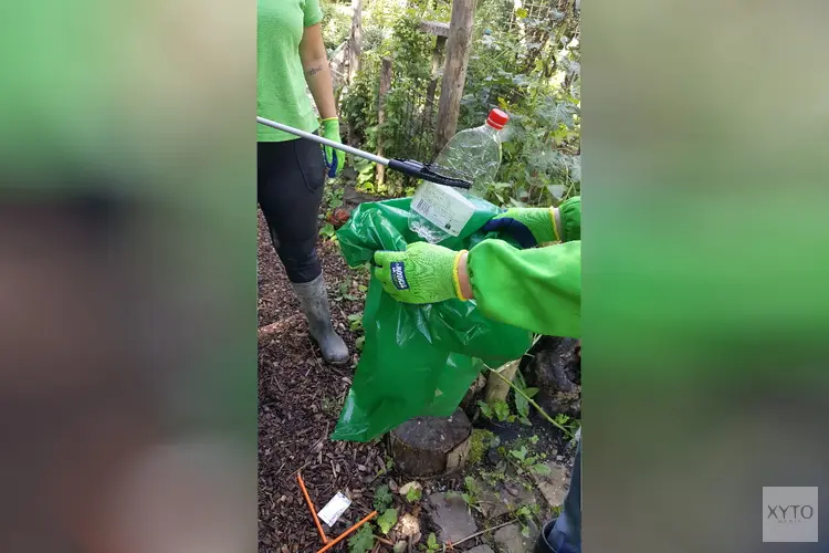 World Cleanup day in het Wilhelminaplantsoen