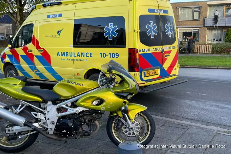 Motorrijder in botsing met bezorgingsdienst in Enkhuizen