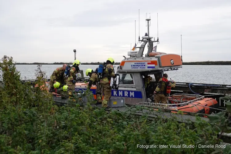 Brand op boot enkele kilometers van Enkhuizen