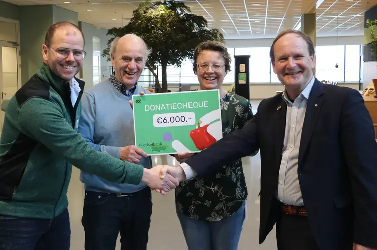Enza Zaden doneert €6.000 euro aan Voedselbank West-Friesland