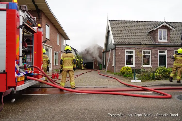 Sprake van asbest bij brand in schuur in Bovenkarspel