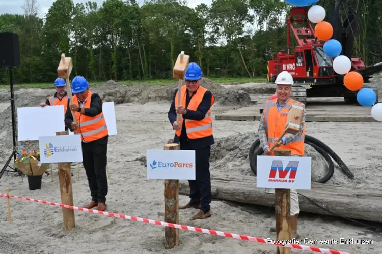 Bouw vakantiepark Enkhuizer Strand van start gegaan