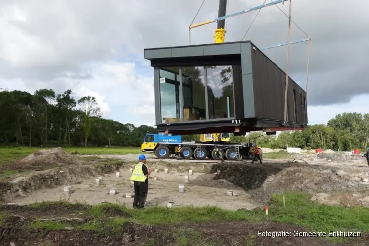 Eerste chalets op vakantiepark Enkhuizer Strand