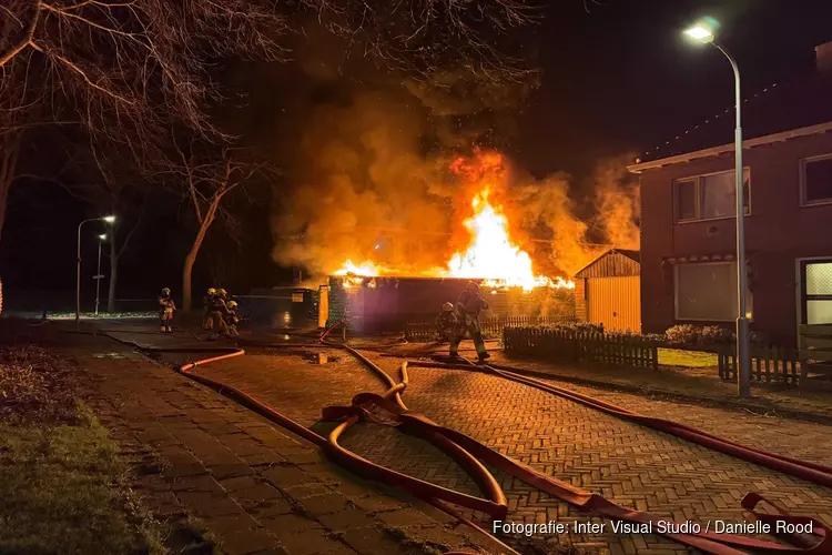 Uitslaande autobrand in Enkhuizen