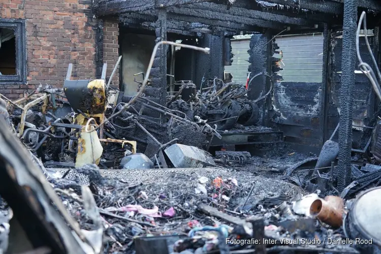 Politie-onderzoek na nachtelijke brand Enkhuizen