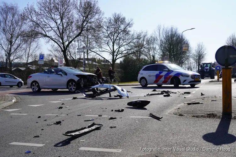 Botsing met veel schade in Bovenkarspel