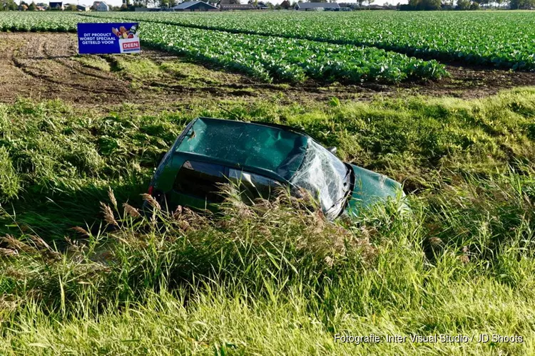 Auto te water na slippartij