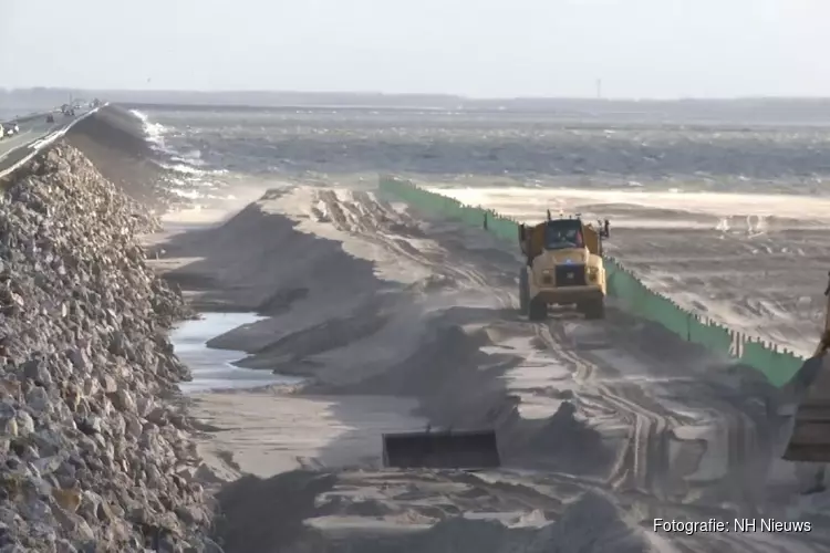 Minister over Markerwaarddijk: "Sta nog steeds achter keuze voor zand als dijkversterking"