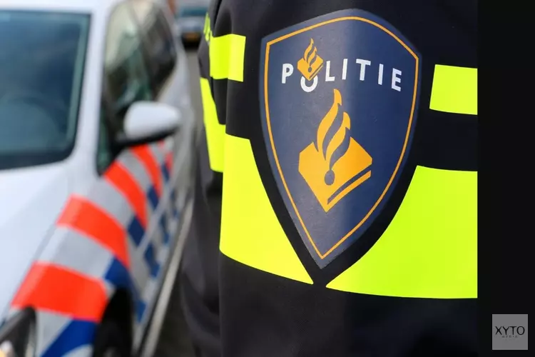 Automobilist neemt de benen na zware crash in Enkhuizen